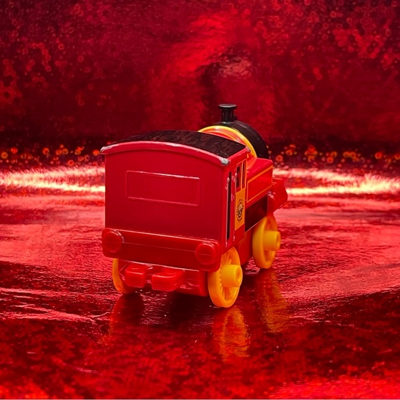 Thomas & Friends TrackMaster Push Along Victor Train Engine 2018 - Picture 3 of 7